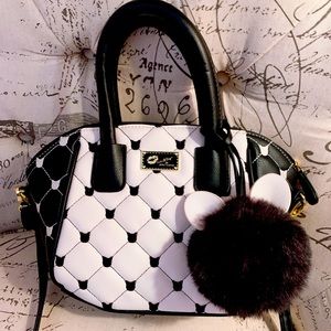 Betsey Johnson black&White Cat Quilted Purse 🐈‍⬛